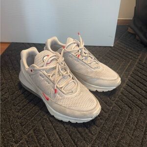 Women’s Nike Air Max Pulse